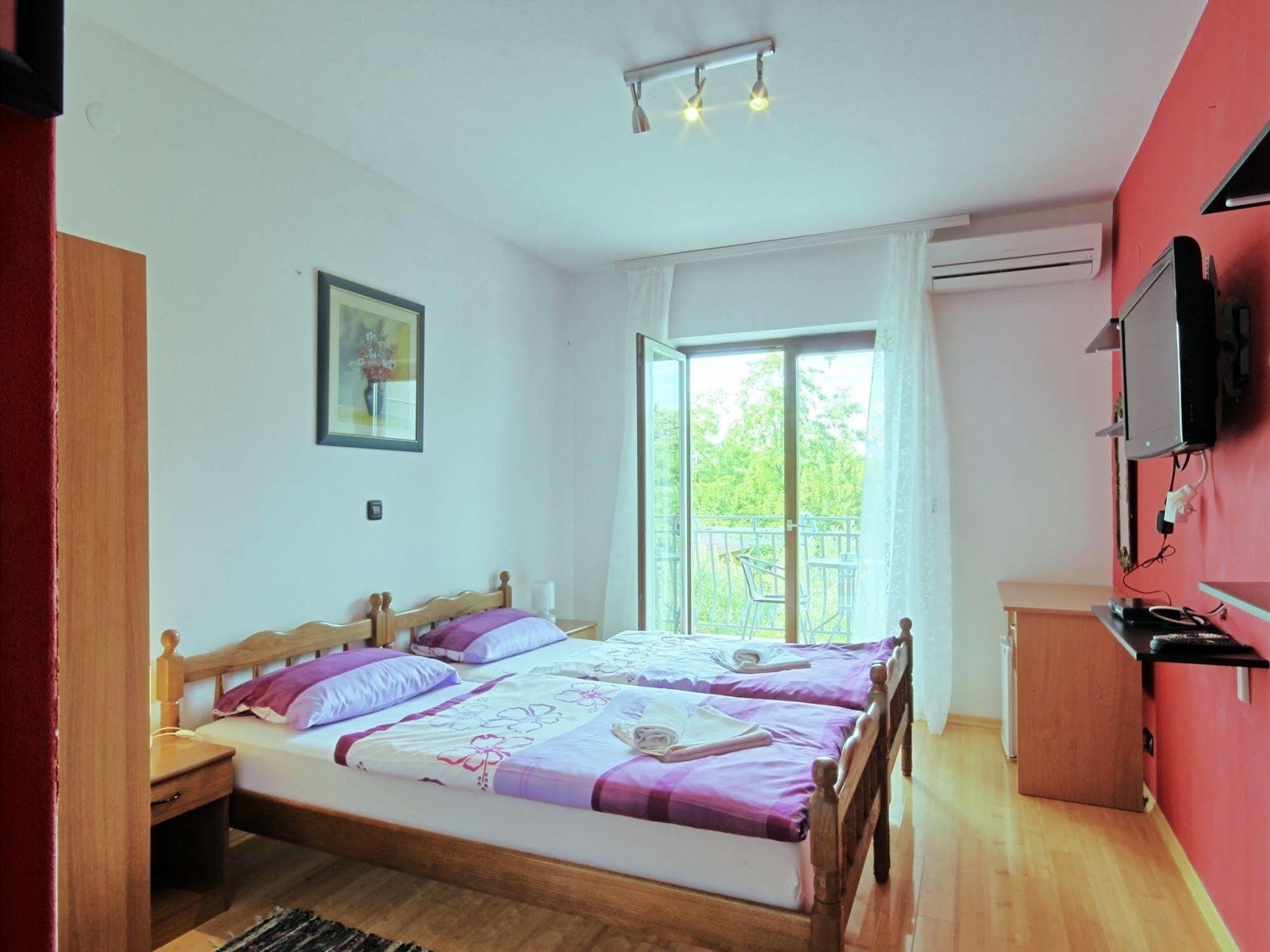 Guest House Ambienti روفينج المظهر الخارجي الصورة